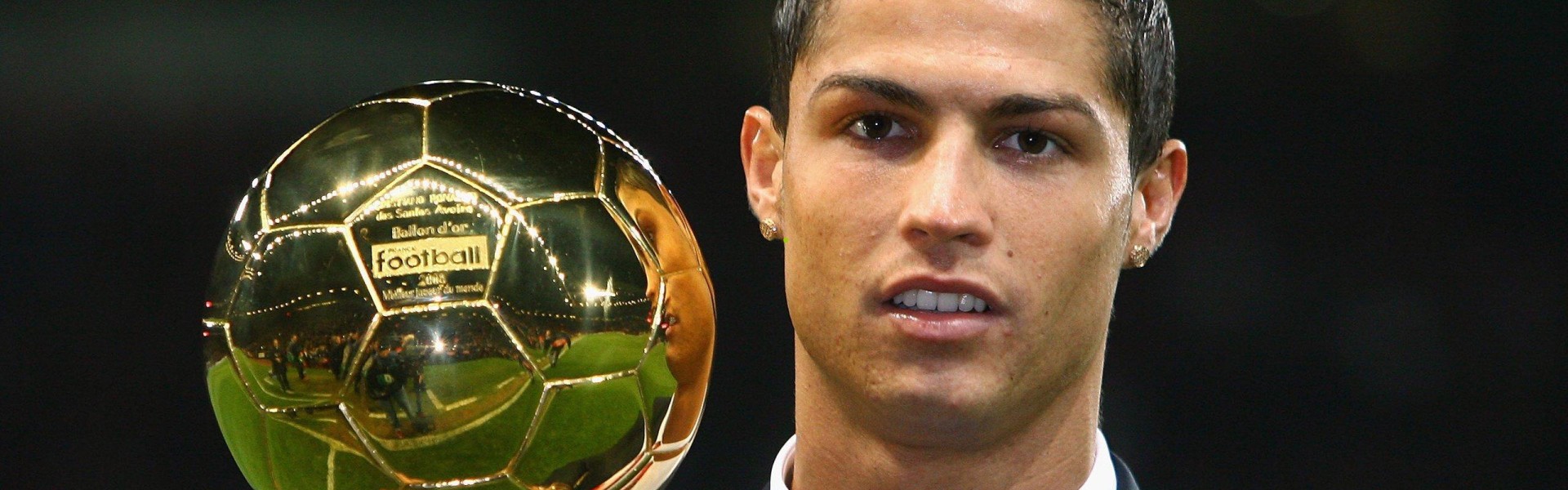 【爱游戏APP】中超联赛，特索涅夫任意球险破门，大连人0-0闷平成都蓉城