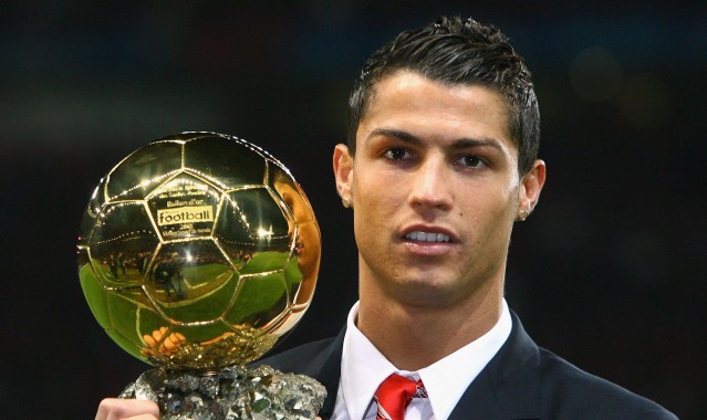 爱游戏_防守崩盘！湖人近六战场均失分飙至122分，外线防线形同虚设成致命隐患