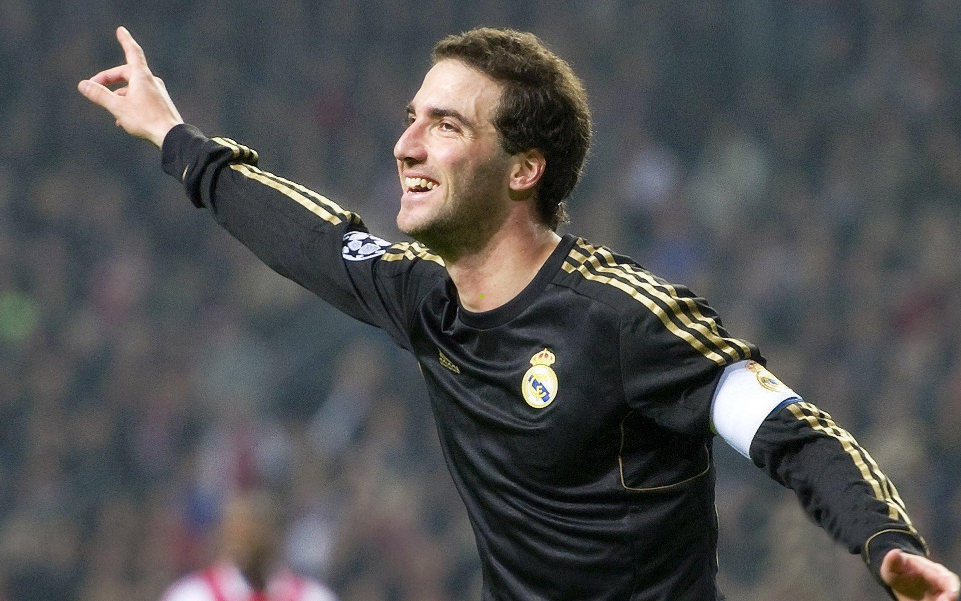 久尔杰维奇誓言开启国足新征程，全力以赴为新周期赢得坚实起点